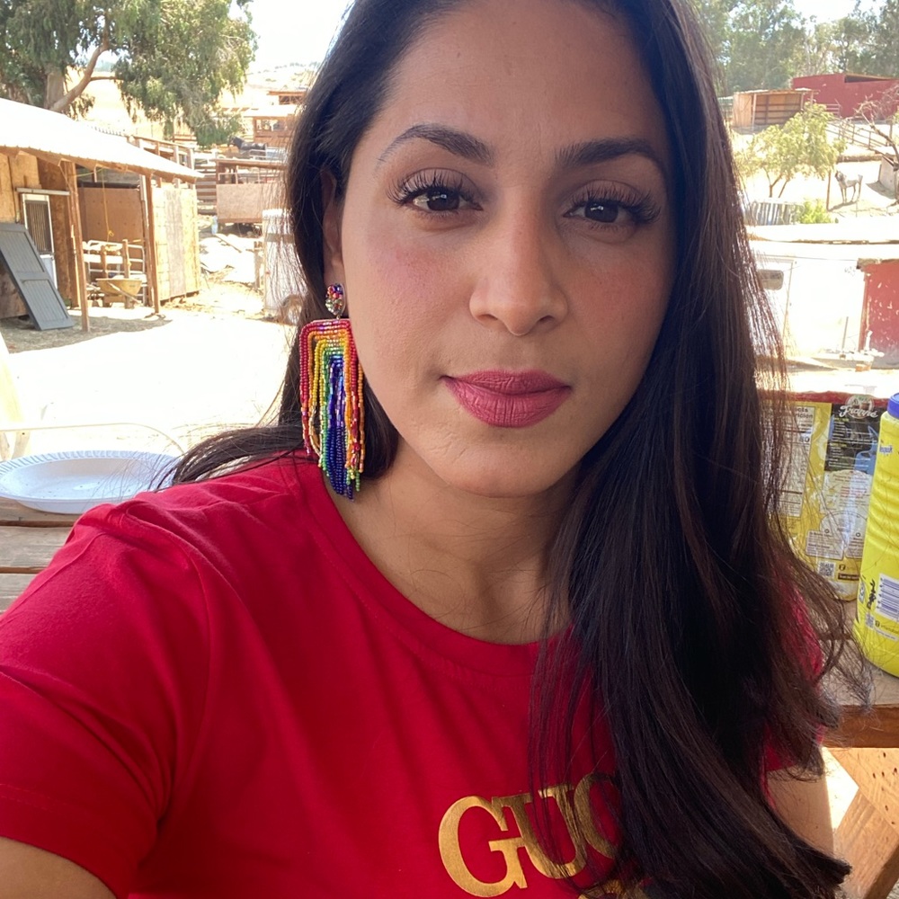 Meet your Posher, Yuliana